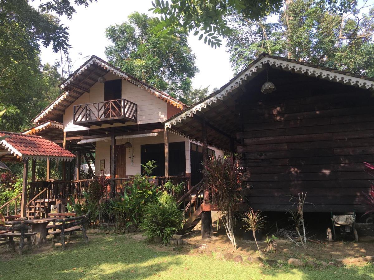 Rustic Chalet - Dahlia N Mawar At Sedim Vista 쿨림 외부 사진