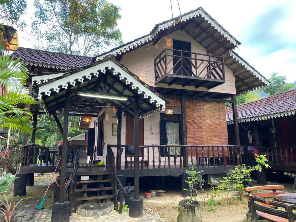 Rustic Chalet - Dahlia N Mawar At Sedim Vista 쿨림 외부 사진