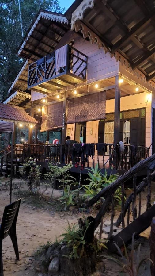 Rustic Chalet - Dahlia N Mawar At Sedim Vista 쿨림 외부 사진
